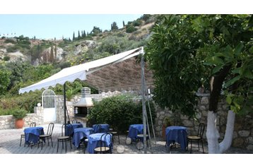 Grecia Privát Vlachata, Esterno